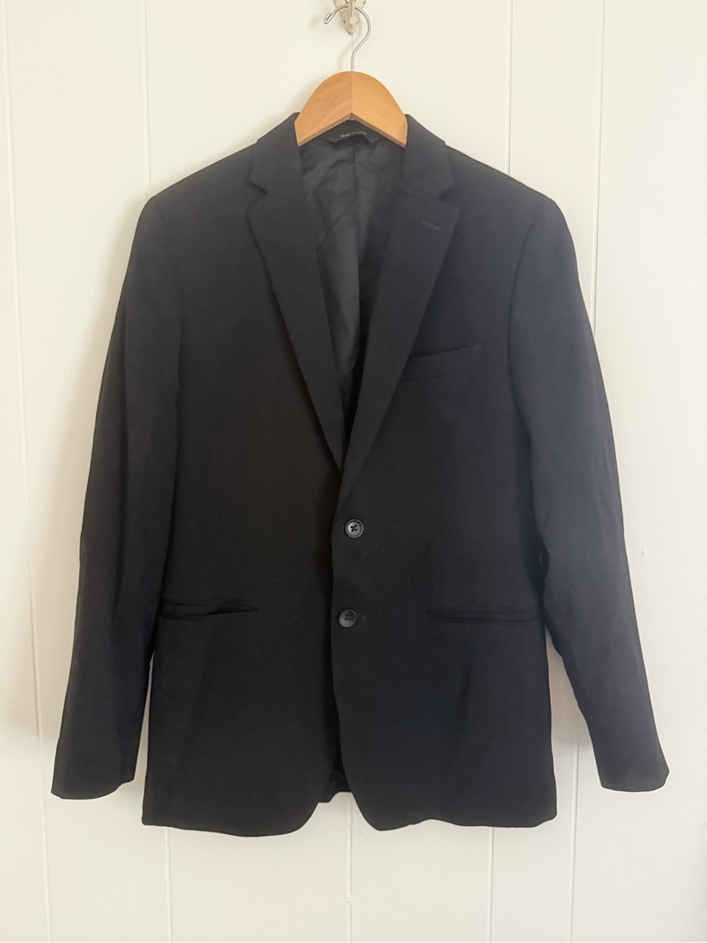 Men's Black Two-Button Notch Lapel Blazer